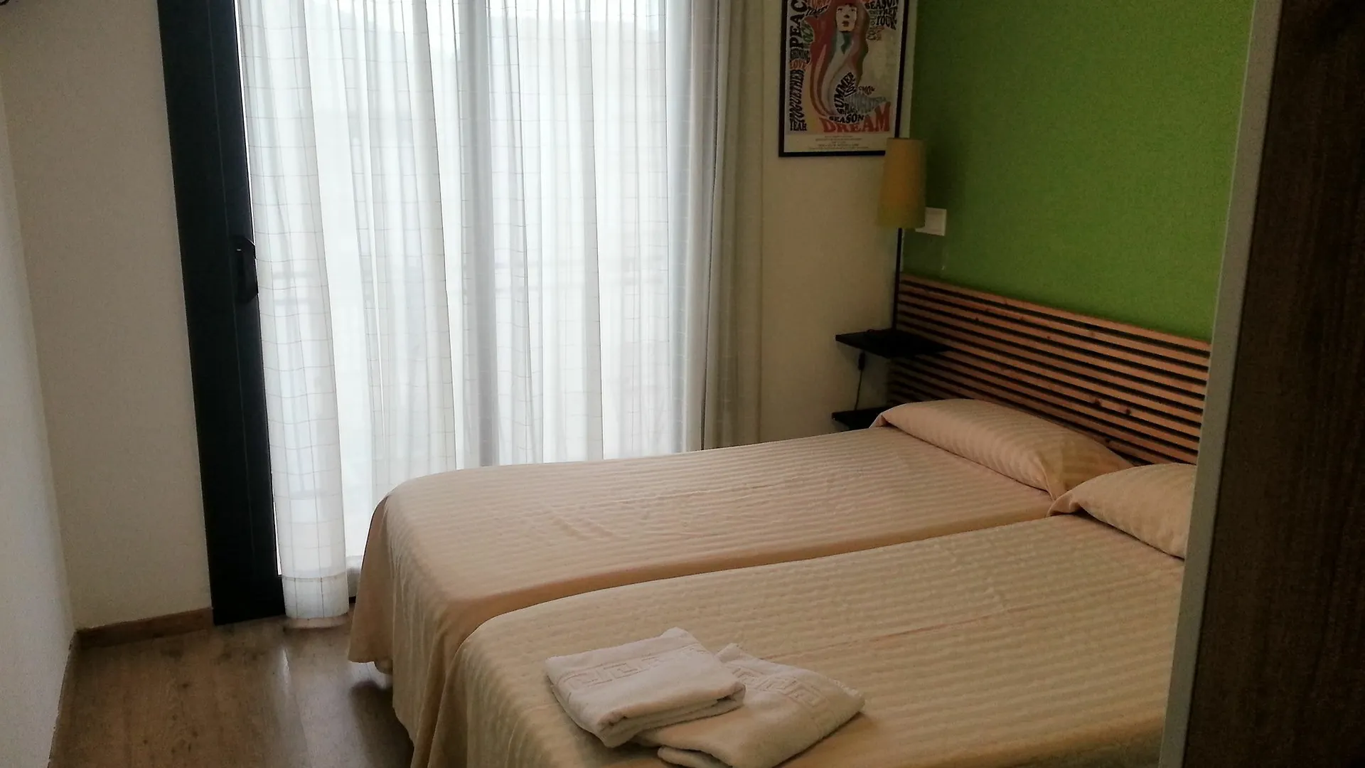 Guest house Hostal La Lluna Arenys de Mar