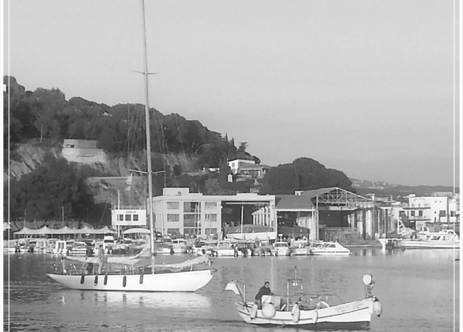 Hostal La Lluna Arenys de Mar 2*,
