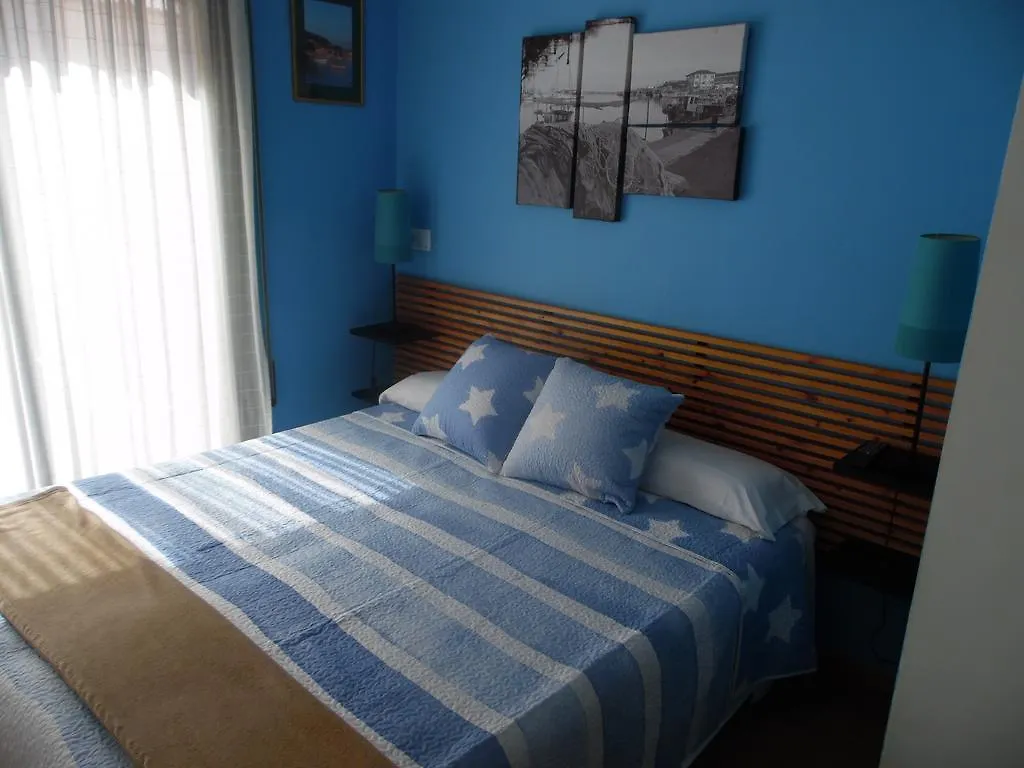 Hostal La Lluna Arenys de Mar Guest house